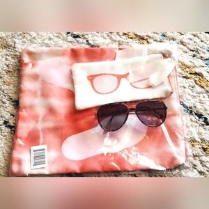 IT'S SUMMER TIME!!!New!! Flip flop pouch with bonus Sunglasses holder.